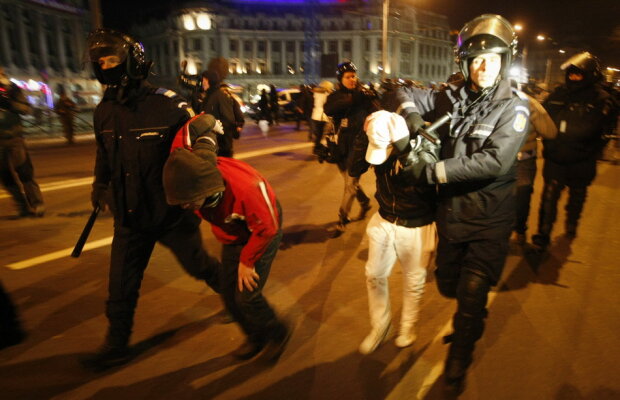 Şeful Jandarmeriei Bucureşti, demis din cauza abuzurilor comise de colegii săi la protestele de la Universitate!