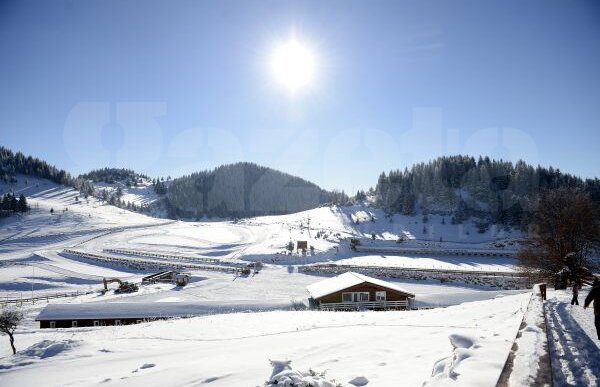 Straniu în munţi » Singura pîrtie privată de biatlon din lume există aici, în România