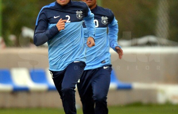 FOTO EXCLUSIV Trei feţe noi la antrenamentele Stelei din Spania » Jucătorii trag tare să-l impresioneze pe Reghe