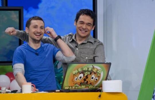 Neatza cu Razvan si Dani: Top zece lucruri pe care nu trebuie sa le faci cand esti singur acasa
