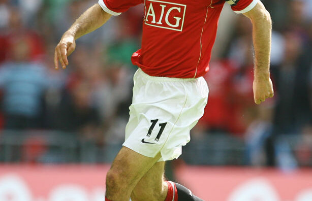 E sigur! Rămîne actor pe Teatrul Viselor şi la 40 de ani