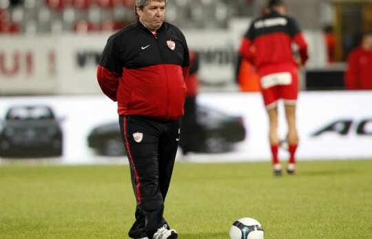 "Bubico", noua "Felină blondă" » Ţălnar, responsabil cu umorul în cantonamentul cîinilor