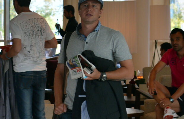 Blocaţi în aeroport » Reghecampf şi Mihai Stoica nu au mai ajuns la Ajax - Feyenoord