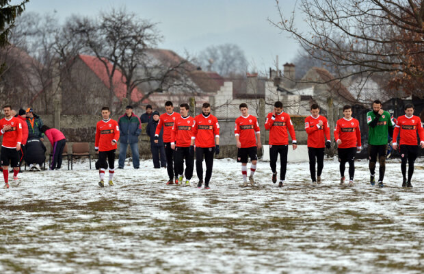 FOTO Farmecul vieţii la ţară » Distracţie şi voie bună la amicalul lui Dinamo cu AS Vulcan, 11-0