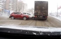 Video: prea multă determinare, strică. Mașinile
