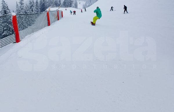 FOTO Drumul roşu e albastru » Cea mai lungă pîrtie de schi din România se găseşte în Poiana Braşov