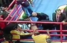 Imagini de coşmar. Un pugilist de 17 ani a murit în ringul de box, în urma unei hemoragii interne. Arbitrul a întrerupt lupta prea târziu (VIDEO)