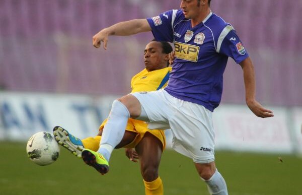 Rover cu daună totală! » "Cîinii" mai şi transferă: liber de contract şi grav accidentat