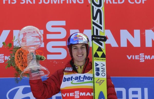 Ziua perfectă » Schlierenzauer e săritorul cu cele mai multe etape de Cupă Mondială cîştigate