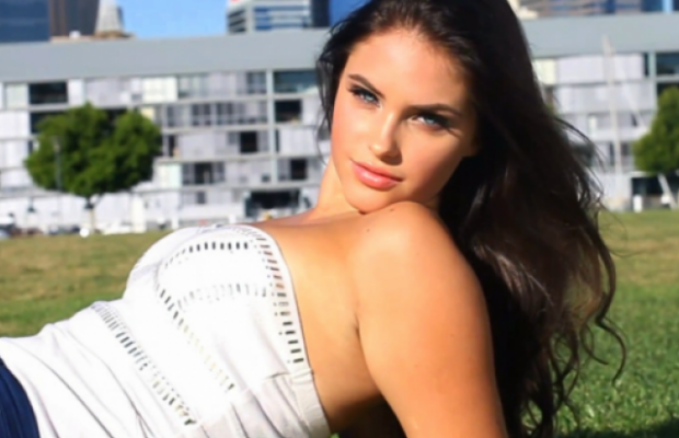 GALERIE FOTO! Bruneta din videoclipul "Laugh Till You Cry"...