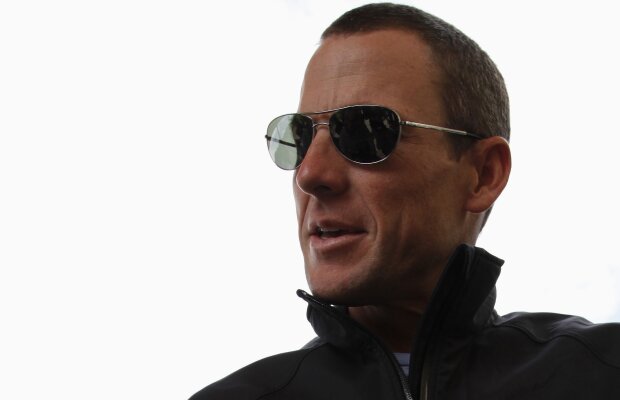 Lance Armstrong nu a pierdut chiar totul » Tocmai a fost "premiat" ;)