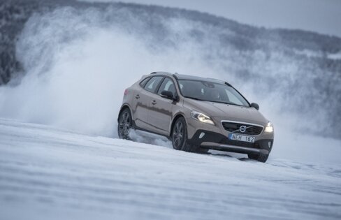 Volvo V40 Cross Country - aer proaspăt de la munte