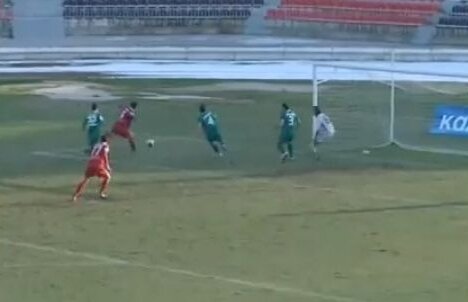 VIDEO Fază antologică oferită de "cele mai slabe echipe de fotbal din lume" :D