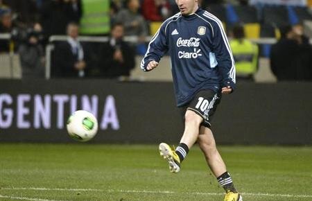 VIDEO "Foarfeca" bate "scăriţa" » Messi şi Isaksson au oferit faza zilei în Suedia - Argentina