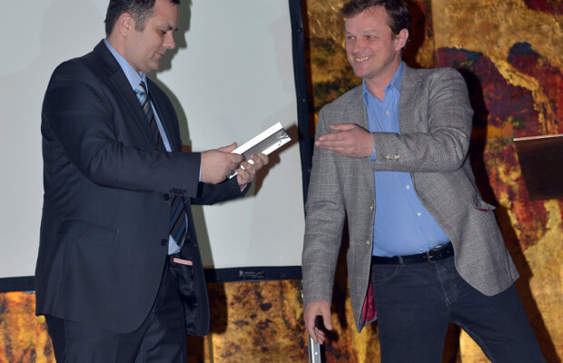 Jurnalistul Justin Gafiuc a primit marele premiu din partea fundaţiei ”Freedom House” pentru investigaţia despre mafia pariurilor din România