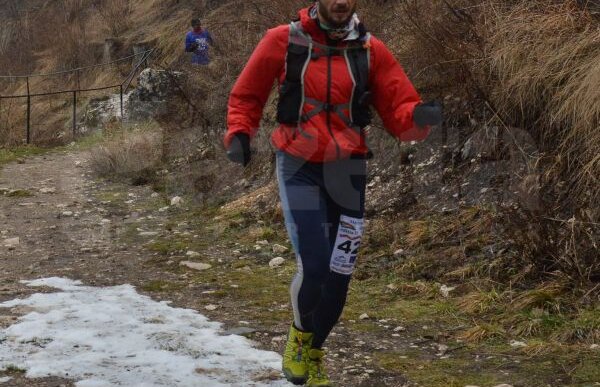 Patimile picioarelor îngheţate » A doua ediţie a Maratonului Zăpezii, cea mai dură competiţie de profil din România, a prefaţat, ieri, la Rîşnov, deschiderea FOTE