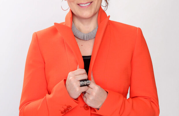 Carmen Avram, premiul „Excelenţa în jurnalismul social” la Gala Premiilor Femeia Anului 2012