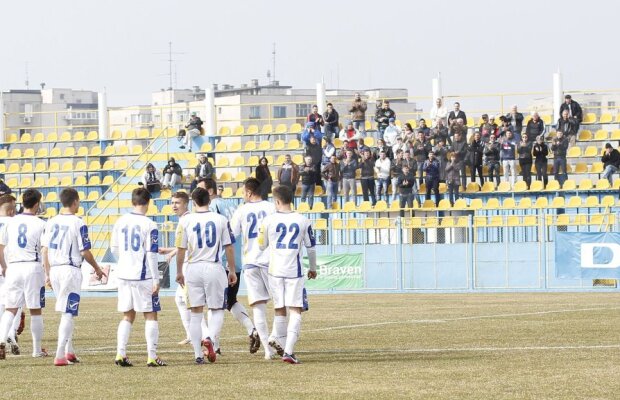 GALERIE FOTO Sportul - Farul, cronica în imagini a unui meci nejucat » Instantanee incredibile cu nebunia creată la stadion