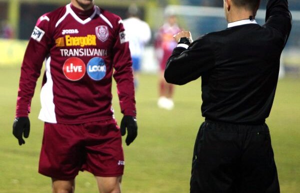 VIDEO CFR Cluj acuză arbitrajul după egalul de la Iaşi, 1-1: "Sîntem defavorizaţi!"