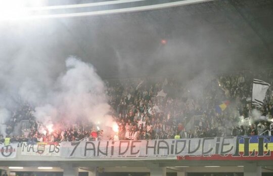 Fanii lui U au ales să urmărească partida pe zidurile de la Cluj Arena: "Ne vor amenda, avem banii pregătiţi"