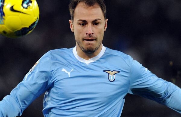 Explicaţie logică a lui Ilie Dumitrescu » De ce trebuie să joace Ştefan Radu în locul lui Raţ pe banda stîngă