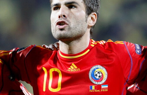 Doboară Mutu recordul lui Hagi în partida de la Amsterdam? Ai aici cota