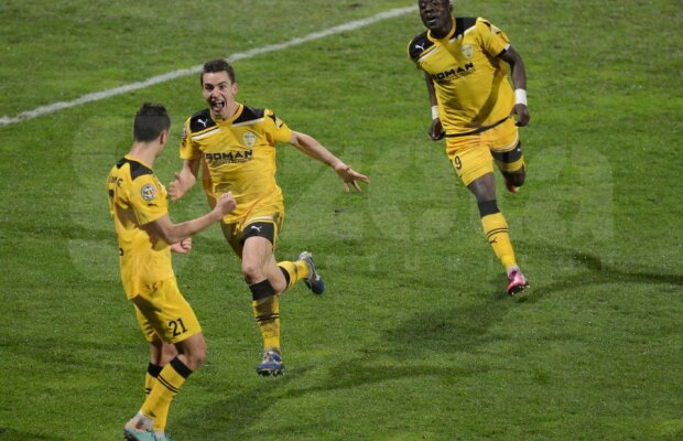 VIDEO 3 puncte oferite cadou de "comicul" Jovici » FC Braşov - Ceahlăul 1-0