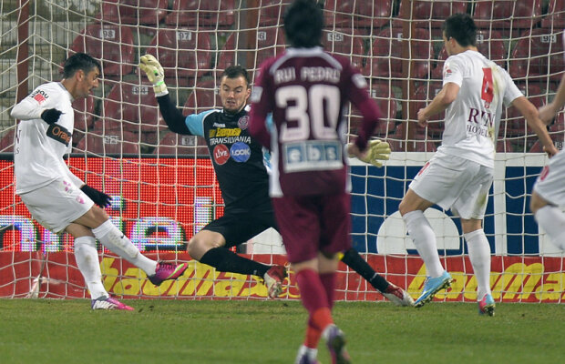 VIDEO Faceţi loc, trec "cîinii roşii"! » Continuă marşul lui Dinamo către Europa: 1-0 cu CFR Cluj