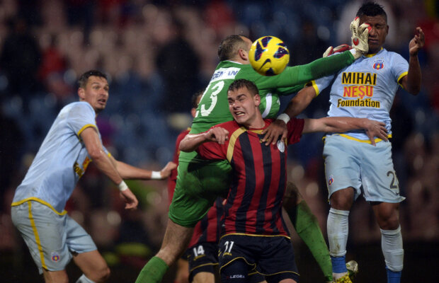 VIDEO În zodia lui 7! Steaua a trecut şi de CSMS Iaşi 3-1 »  Daţi-le tricourile de campioni!