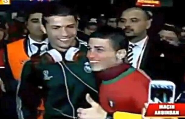 VIDEO E copia fidelă a lui Cristiano Ronaldo şi a avut o reacţie de zile mari cînd a ajuns faţă în faţă cu portughezul