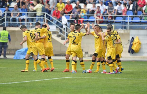 VIDEO&FOTO Serie întreruptă » După 7 meciuri fără înfrîngere, Rapid a cedat la Braşov, 0-2