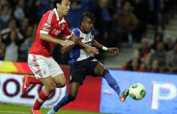 VIDEO Hagi chiar are ochi » Steaua n-a transferat un jucător dorit de "Rege" acum doi ani şi azi are ce regreta