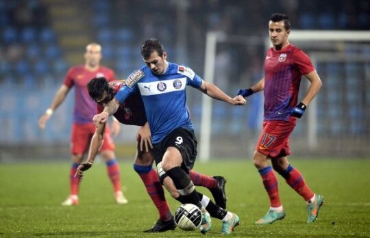 VIDEO Pînă să ajungă la Steaua, Alibec s-a făcut de rîs cu Dinamo » Vîrful a oferit faza zilei