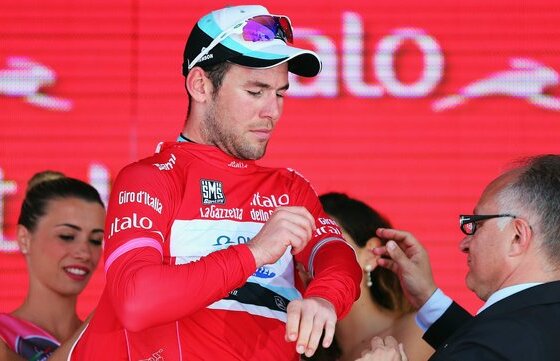 Mark Cavendish, cinci victorii în Turul Italiei şi un record istoric! Vicenzo Nibali a deschis şampania