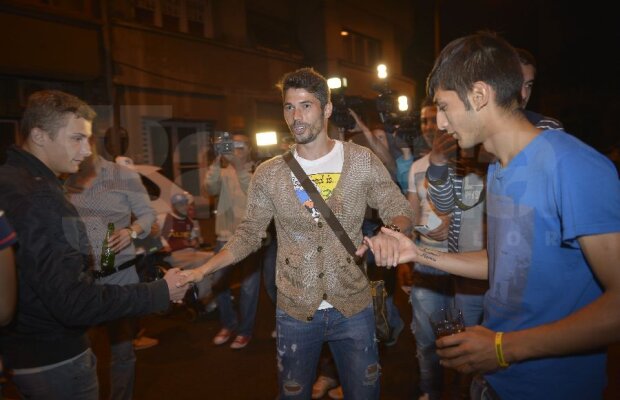 VIDEO&FOTO Of, ce chin, ce jale » Rapidul a retrogradat, jucătorii au cîntat manele cu Adi Minune! Detalii de la petrecere