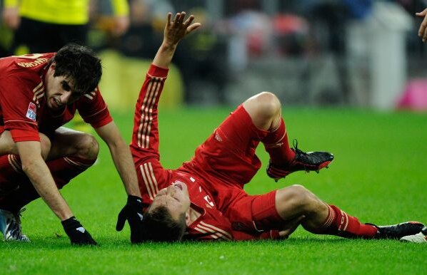 A refuzat ligamentul unui mort » Badstuber, a 4-a operaţie în nici un an! Adio, Mondial