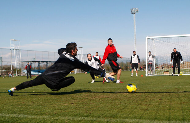 "Cîinii" dezamăgiţi de un jucător venit în probe: "N-avea treabă cu jocul"