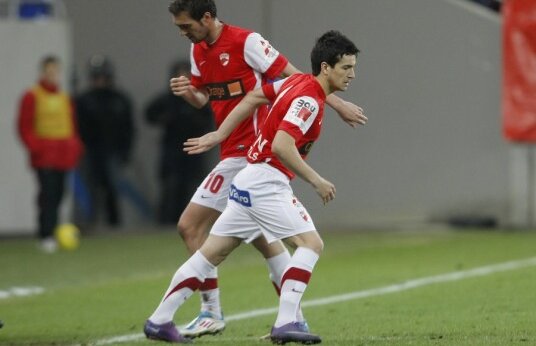 Transferul lui Rusescu la Sevilla le-a deschis ochii dinamoviştilor: "Dacă ei au luat aproape 3 milioane, noi vrem 4"