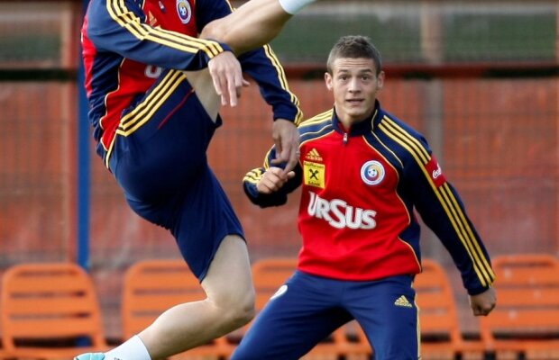 Rădoi îi ameninţă cu bătaia pe unii dintre elevii lui Reghe: "Le-aş da una după cap!"