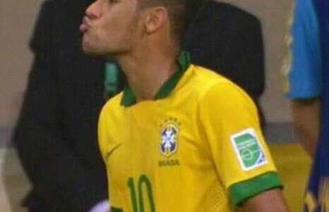 VIDEO Uruguay - Brazilia 1-2, Selecao merge în finală. Neymar a inflamat atmosfera cu... pupici şi o simulare grosolană!