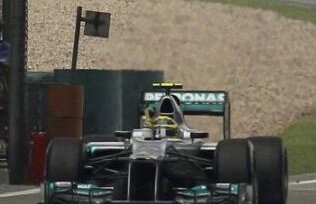 Cine va pleca din pole-position la Siverstone? La pariuri, lupta se dă între Vettel şi Rosberg