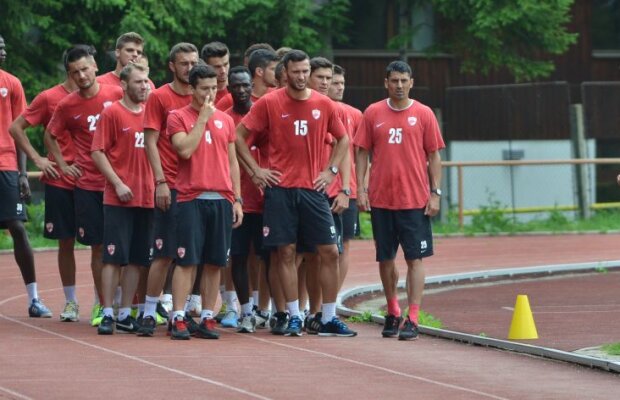 Se laudă că plouă cu oferte » Dinamo se desparte de 4 jucători importanţi: "Sînt 95% transferaţi"