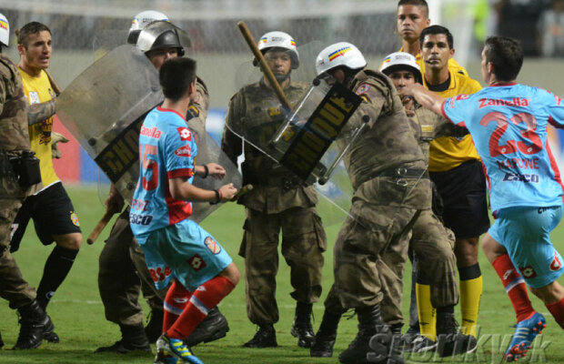 Horror! » Arbitru spintecat şi decapitat, după ce a înjunghiat mortal un jucător!