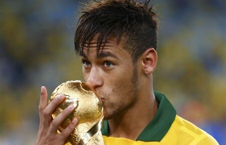 Pe mîna medicilor înaintea debutului la Barcelona » Neymar a suferit două operaţii în Brazilia
