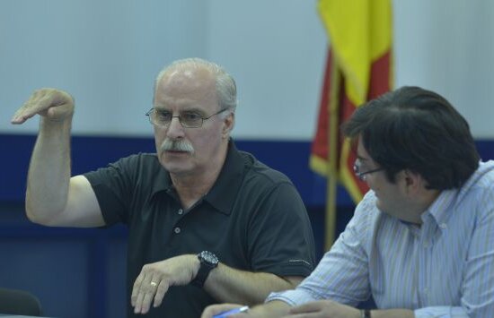 Octavian Belu a făcut ieri haz de necaz la şedinţa Consiliului Naţional al MTS: "Toţi sîntem vinovaţi!"