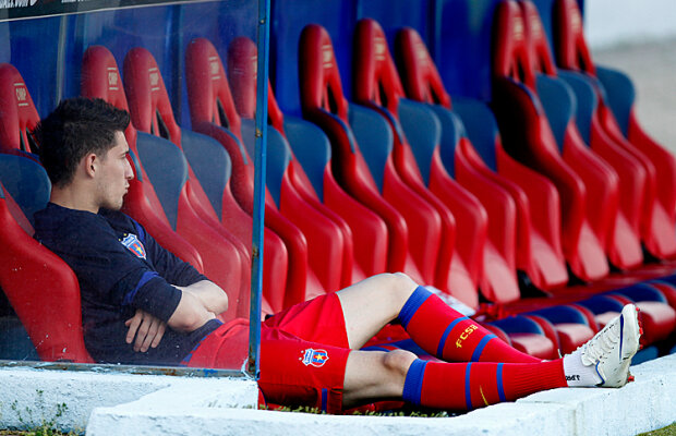 Exclusiv print » Motivul surprinzător care l-a transformat pe Mihai Costea din vedeta pregătirilor în proscrisul Stelei!