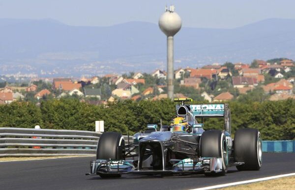 Al treilea pole position consecutiv pentru Hamilton » Britanicul pleacă primul şi în Ungaria