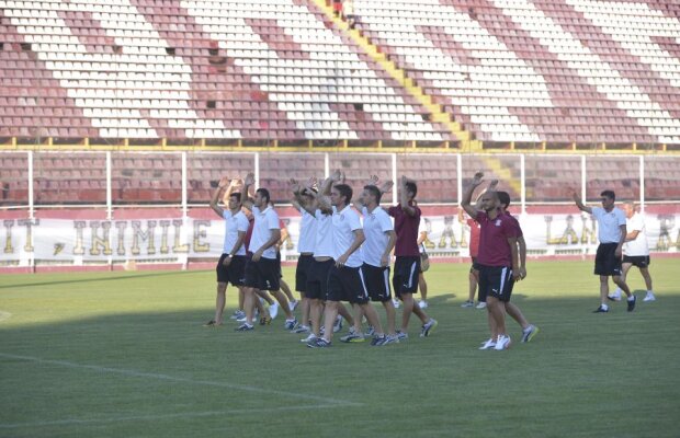 Rapid ar putea să dispară din fotbal în acest sezon: "Stăm un an pe tuşă şi o luăm de la capăt"