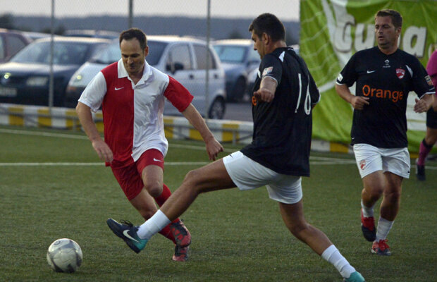 FOTO Golgeterul cu numărul 9 » Dinamovistul Negoiţă are 1-0 în faţa stelistului Becali în duelul patronilor