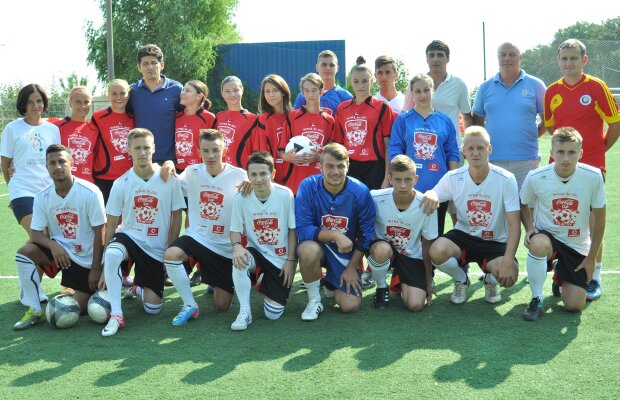 Liceenii "tricolori" » Campionii Cupei Coca-Cola 2013 au intrat în cantonamentul "naţionalei" de la Mogoşoaia